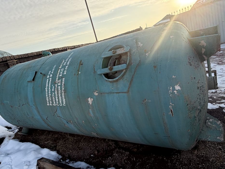 Емкость Цистерна Ресивир 8кублик сотилади