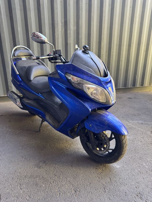 Макси Скутер Suzuki Sky Wave