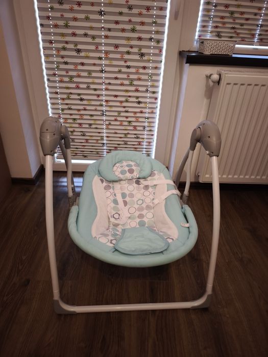 Leagăn electric pentru bebeluși