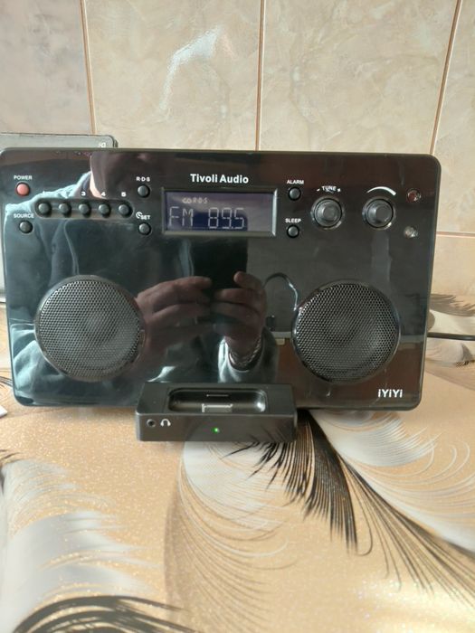 Vând radio Tivoli audio iYiYi