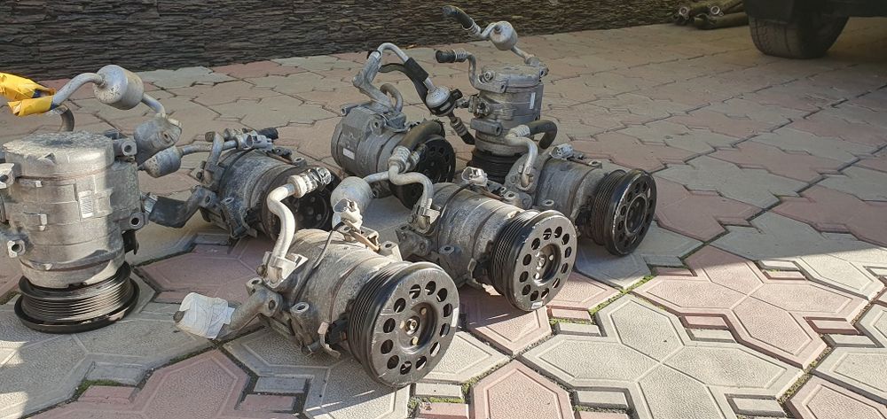 Компрессор кондиционера на лексус RX300.