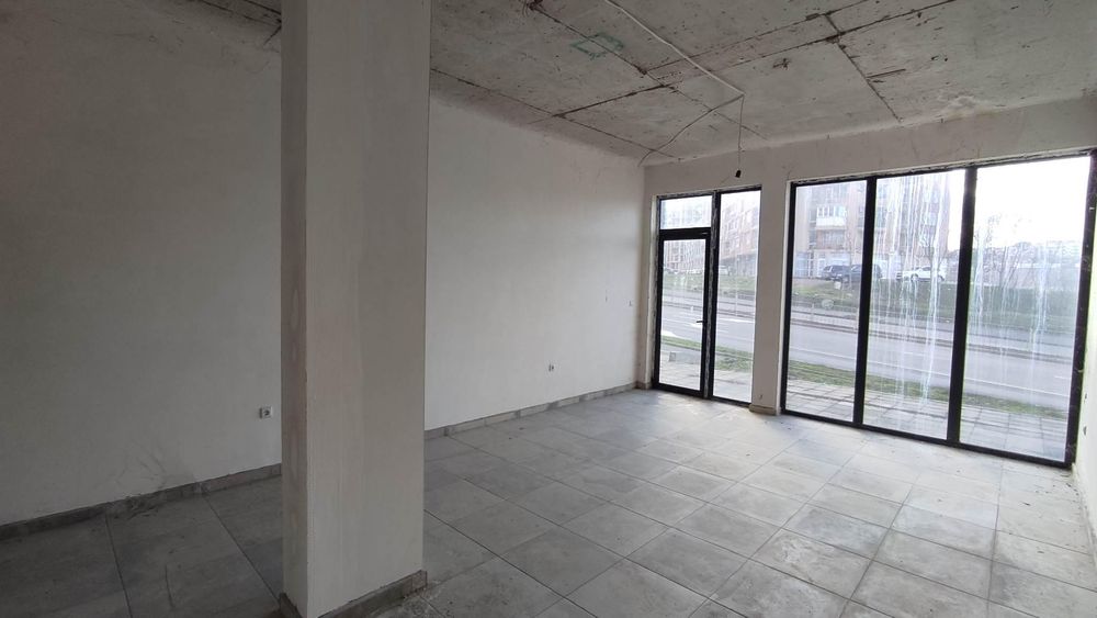 Продава се Магазин в Бургас, Меден рудник - зона А - 226 кв.м за 825 €/кв.м - Снимка #1