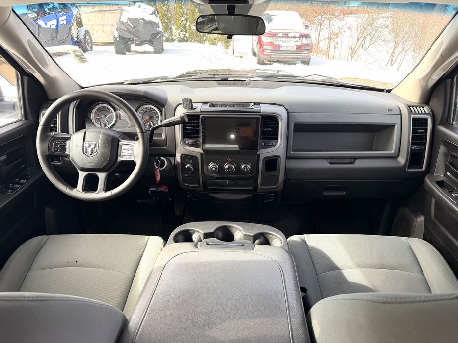 Dodge Ram 5.7 Hemi 4x4 an 2017  Autoutilitara