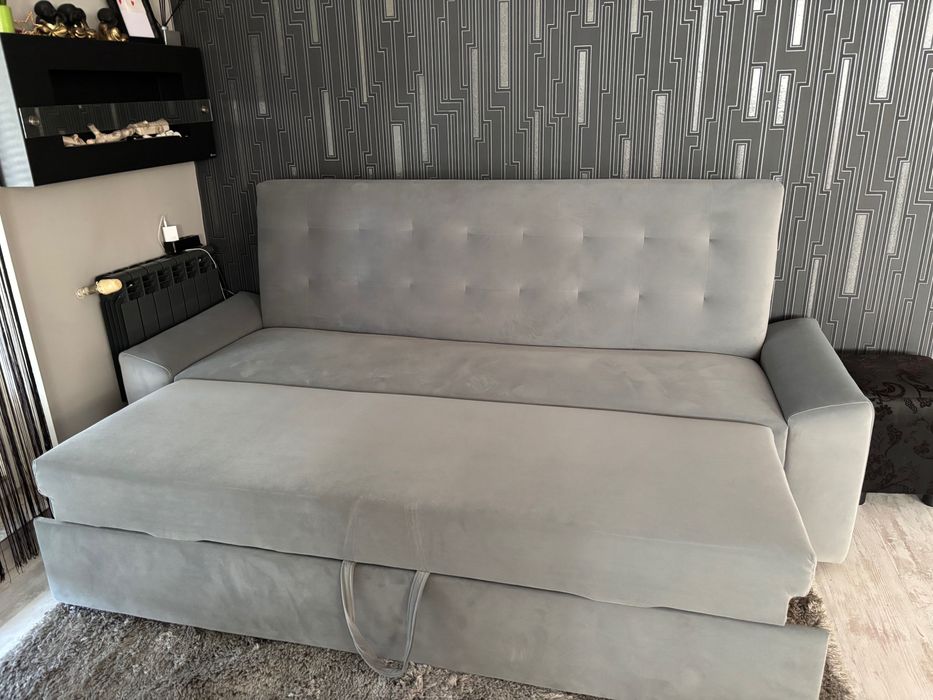 Троен диван (сив)