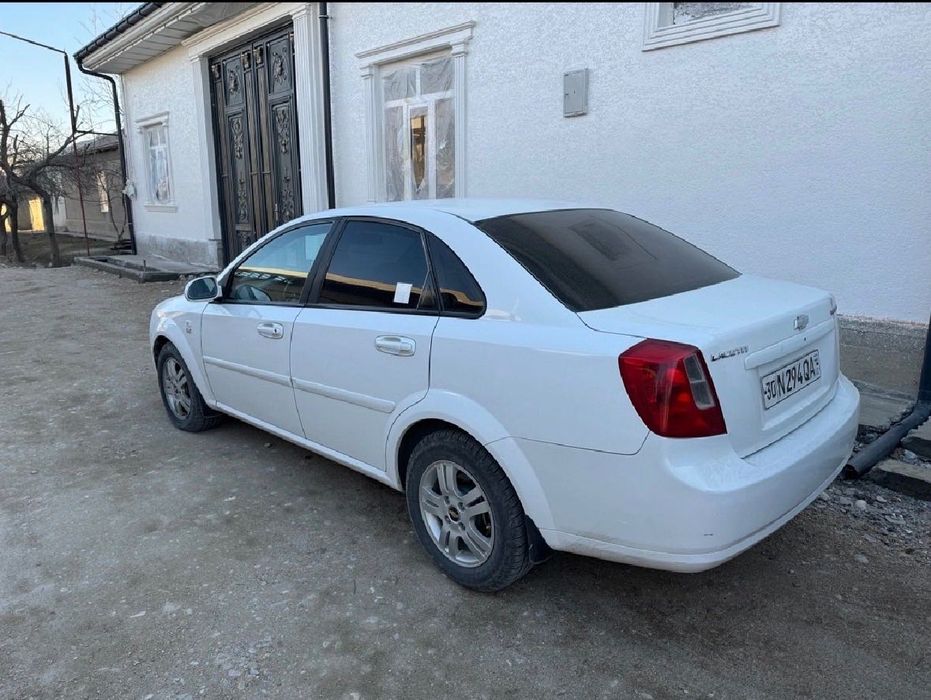 Mashina sotishim kerak pul kerak