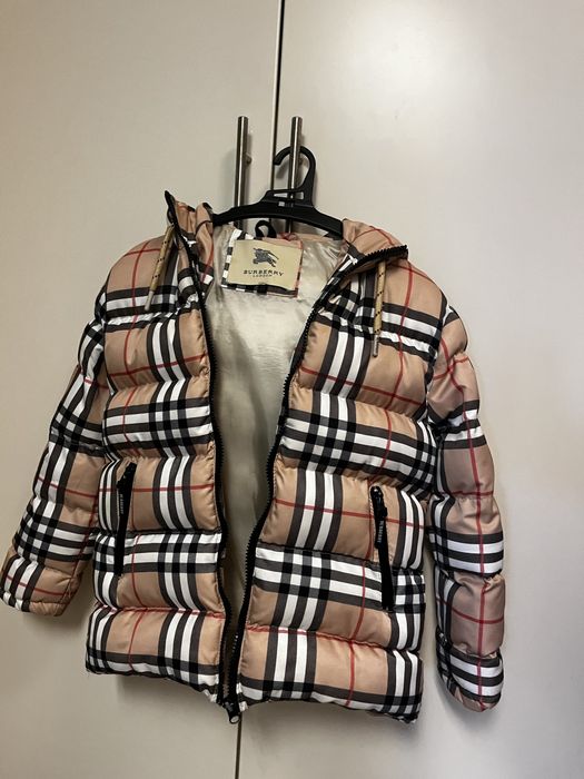 Burberry London яке Женско 8-9 години