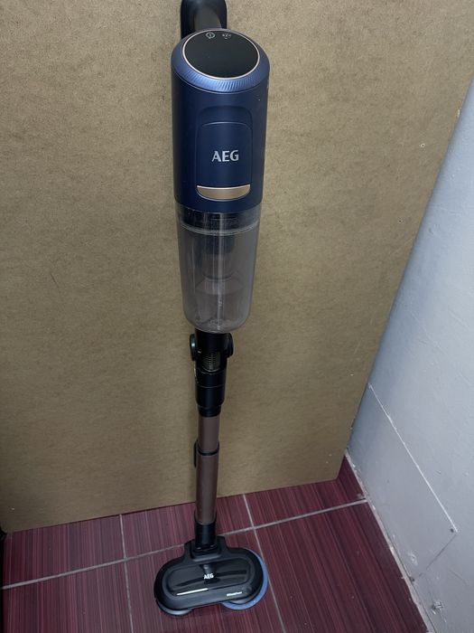 Безжична прахосмукачка AEG
