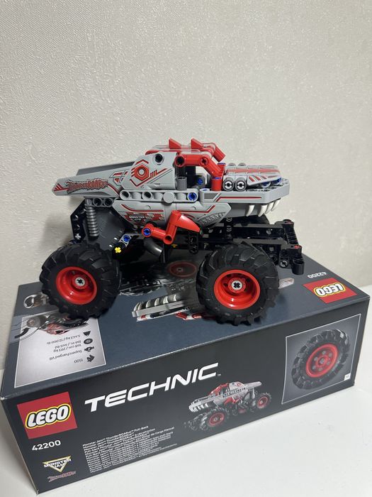 Lego Technic monster truck