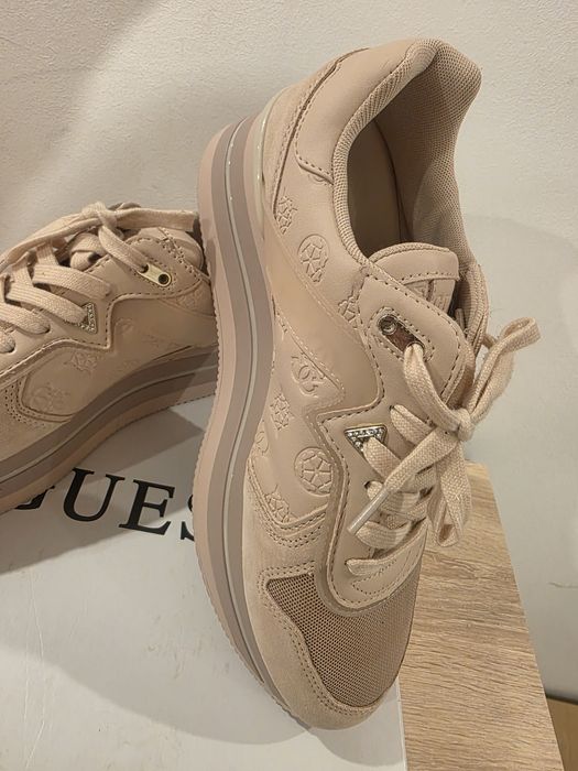 Pantofi/adidasi Guess,41
