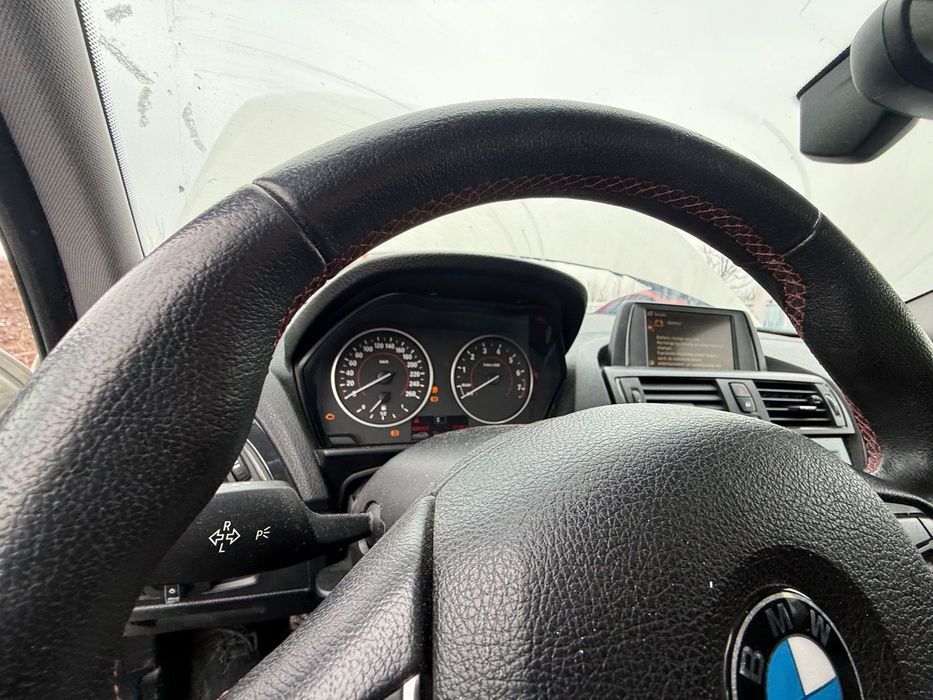 Piese bmw F20 F21 118I benzină motor N13 cutie manuală volan pe stanga far faruri cu xenon bi-xenon culoare alb alpinweiss 3 cod 300 pachet M s