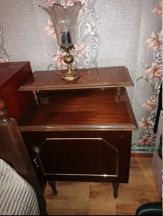 Запазено спално обзавеждане