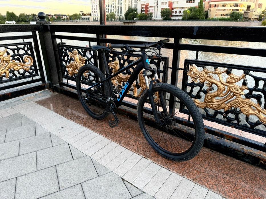 продам велосипед. Cube Aim Hardtail Mountain Bike 2022 black blue