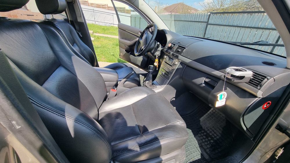 Toyota Avensis T25 Facelift - 2.2 D-CAT 177 CP - Piele