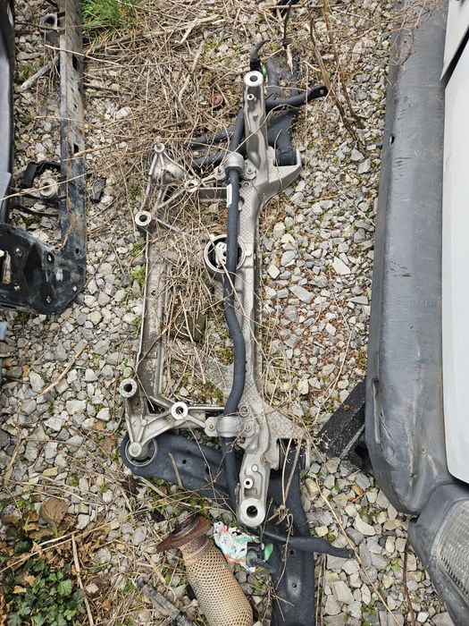 Преден мост за Vw Alltrak 2013god