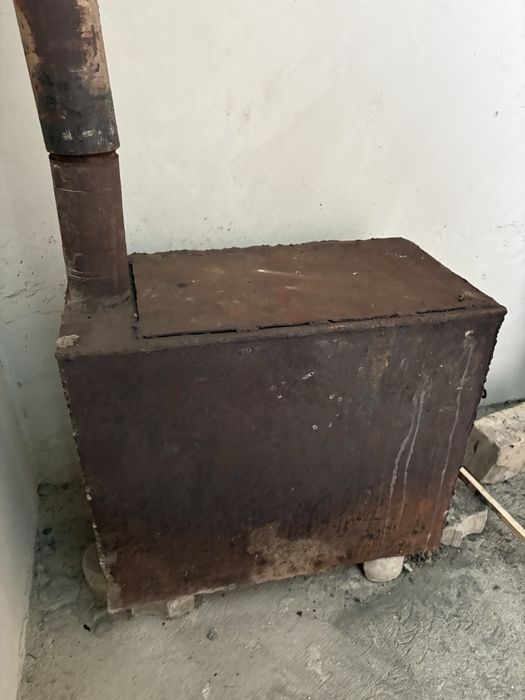 Печь на дровах,буржуйка