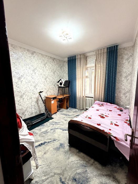 Yunusabodda 4 xonalik kvartira sotiladi srochniga