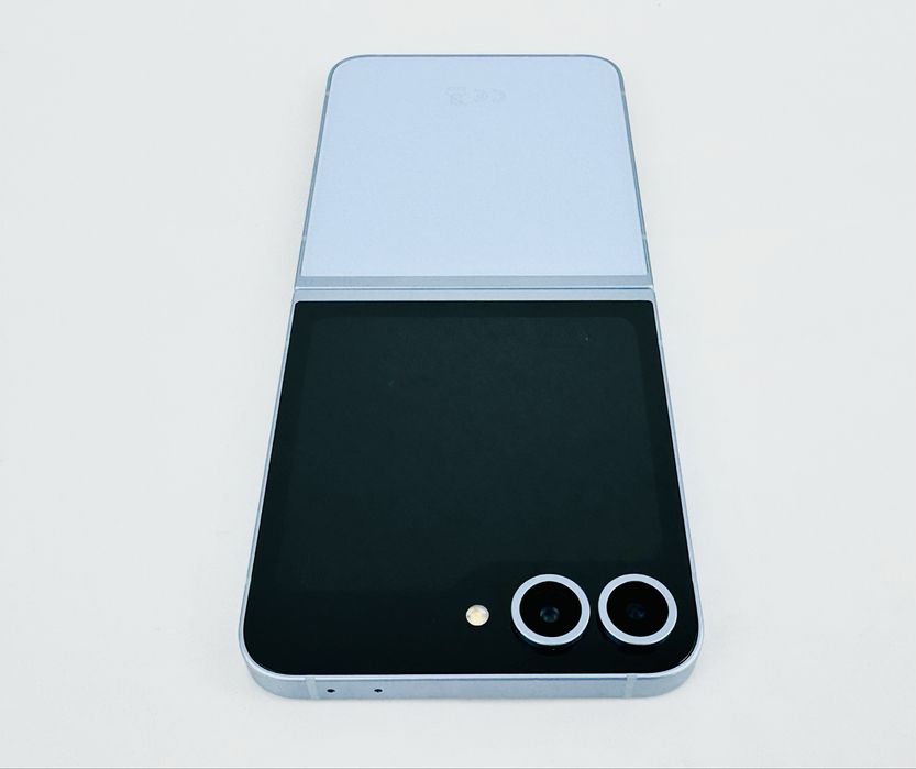 KATO НОВ! Samsung Galaxy Z Flip 6 5G 256GB 12RAM Blue Гаранция!