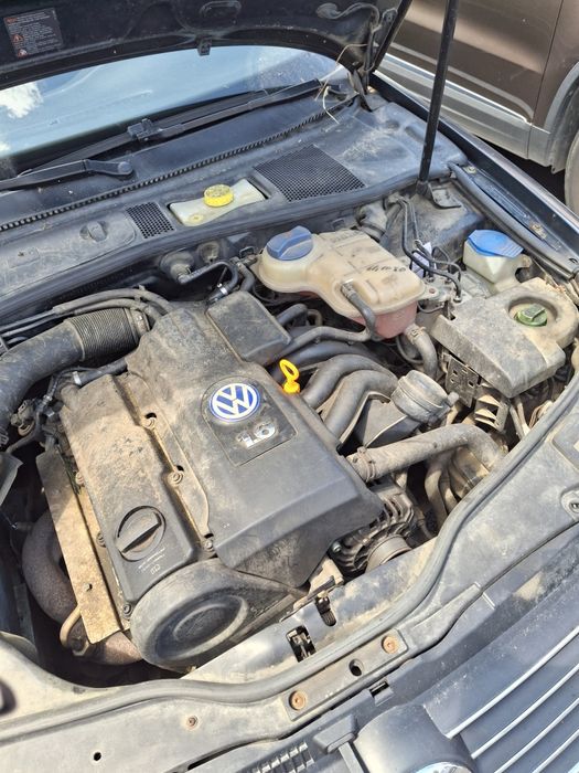 Vând vw passat 1.6