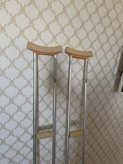 Продам кастыли в использовании 1 месяц