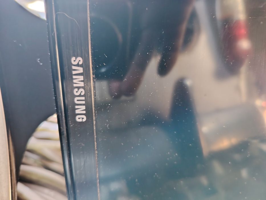 Продам плазму самсунг