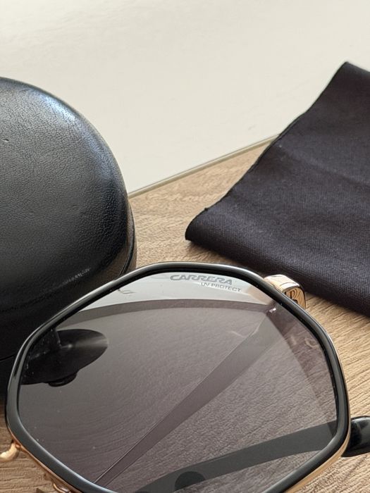 Слънчеви очила CARRERA