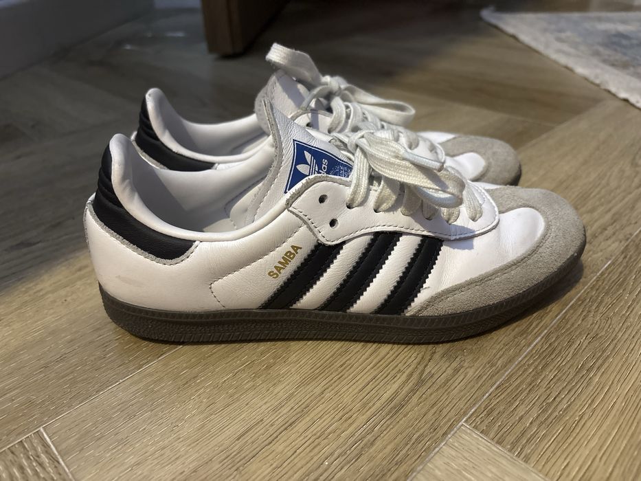 Adidas Samba.