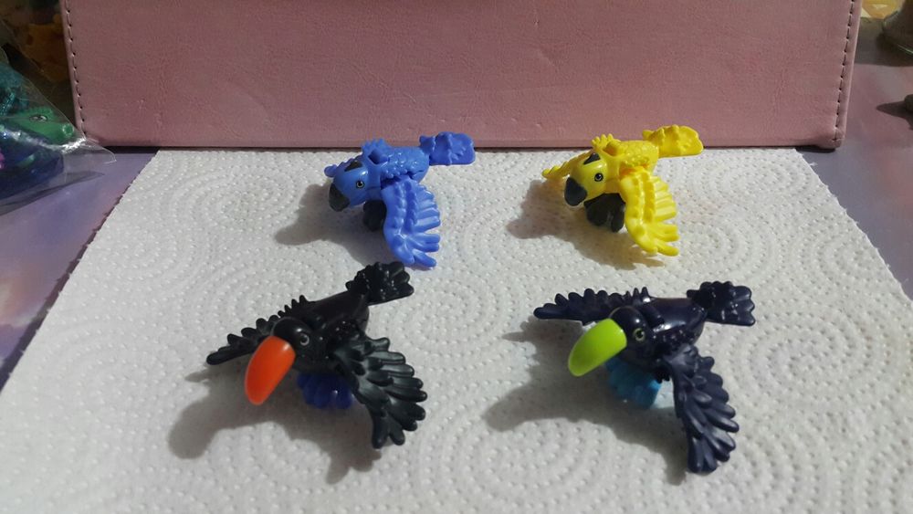 Микс киндер играчки