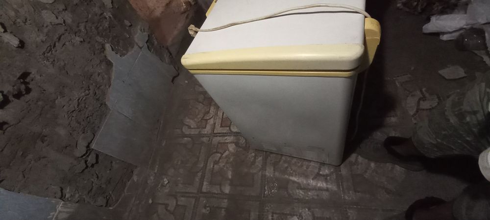 Продам- морозильник