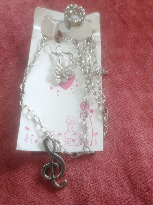 Комплект,, Ключ сол,, обеци и колие +пръстен