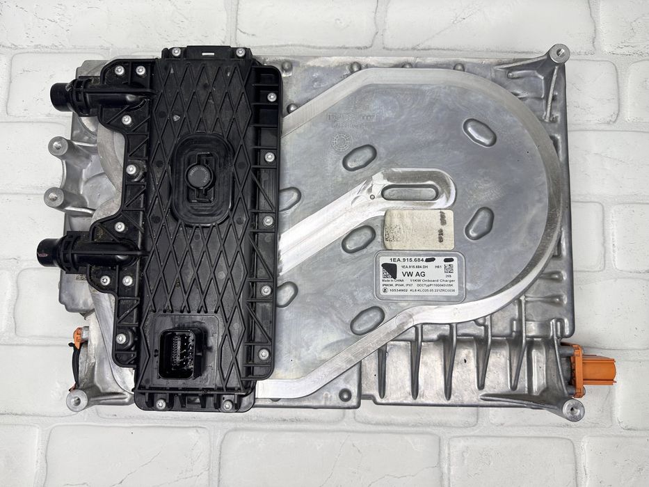 Зарядно за батерия AUDI VW 1EA915684DN 1EA915684DH