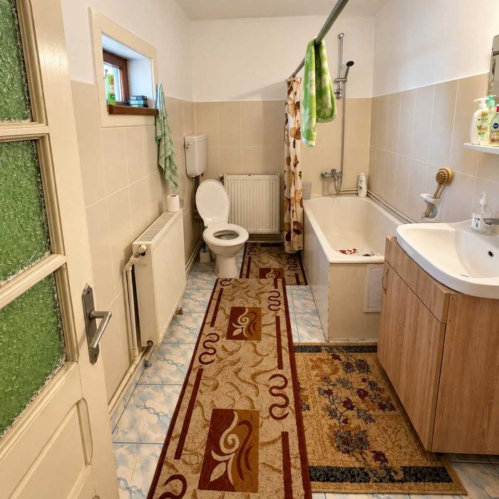Casa 4 camere, 117 mp construiti, cu curte proprie, zona centrala linistita, Ramnicu Sarat