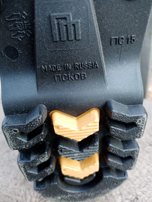 Продам сапоги новые