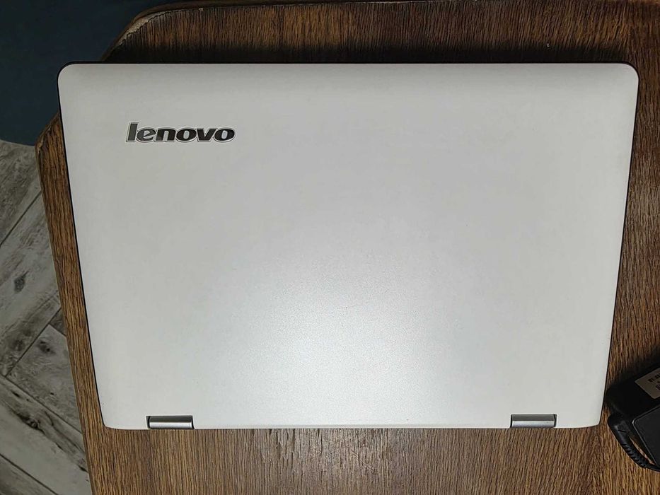 Laptop Lenovo Yoga 300