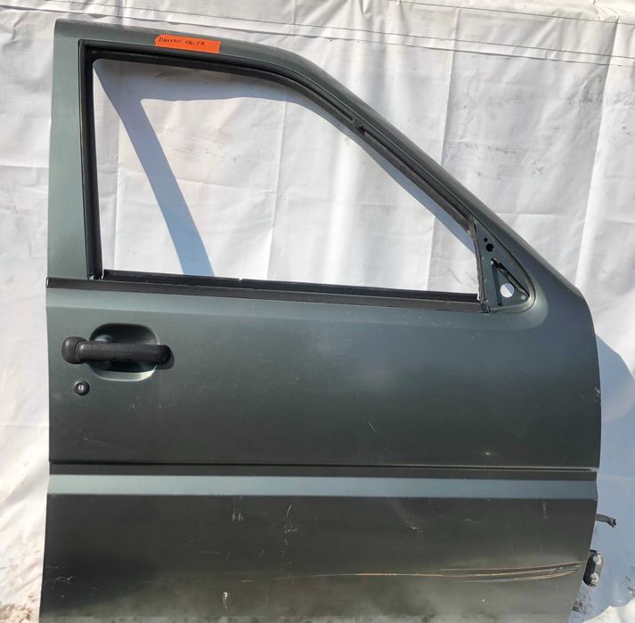Предна дясна врата Ford Maverick 1997г