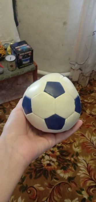 Игрушечный мячик