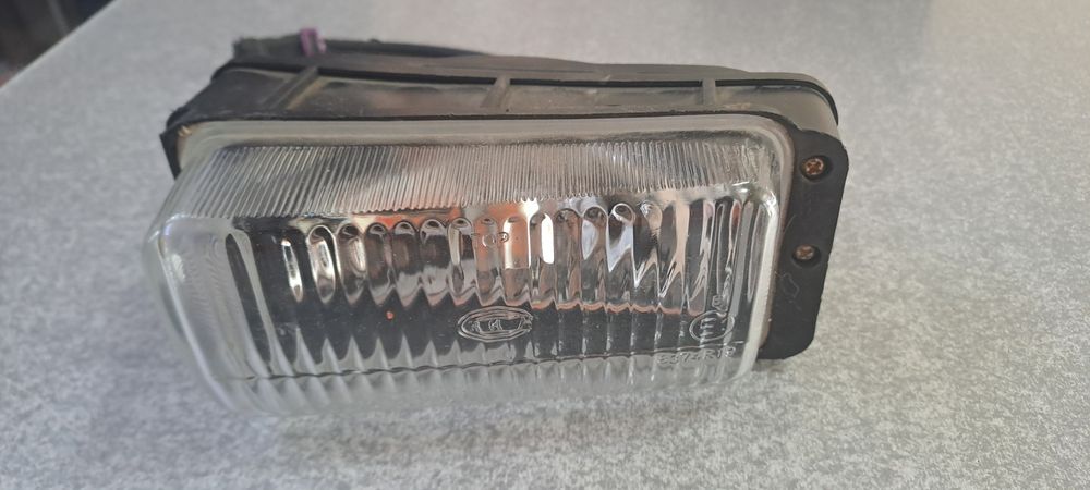 Противотуманка левая на Audi 100