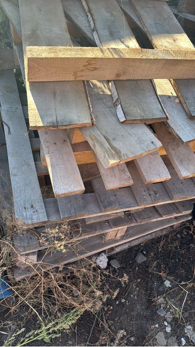 Продам поддоны . Самовывоз.