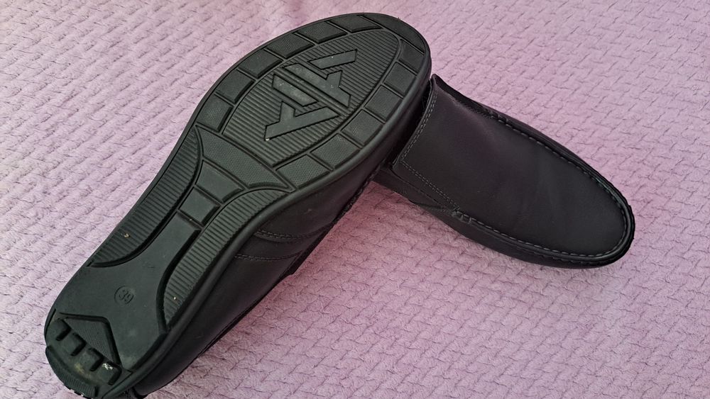 Продам почти новые туфли