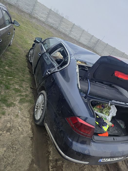 Dezmembrez Volkswagen Passat B7 2012  CFGB 170 CAI  BIXENON led DSG