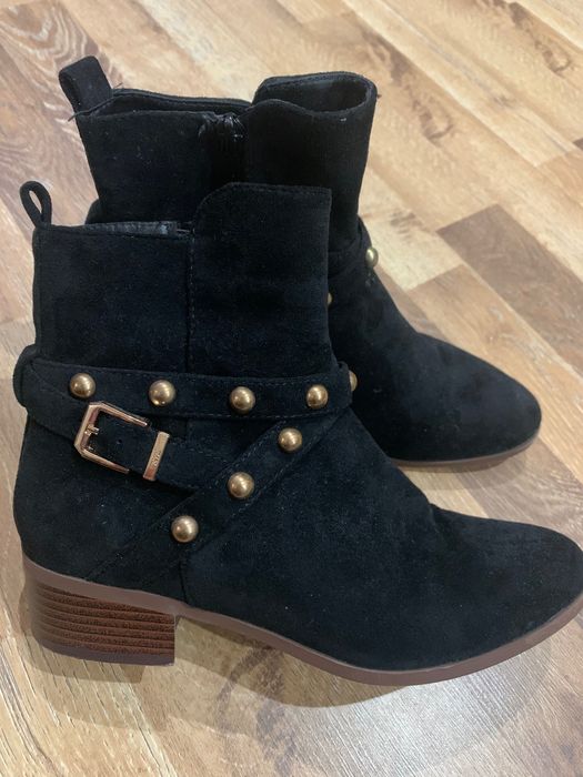 Дамски боти номер 39