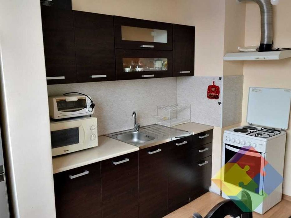 Само на метри от ИУ Варна и Морската градина