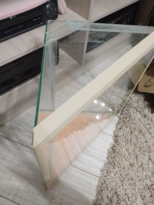 Продам аквариум треугольный