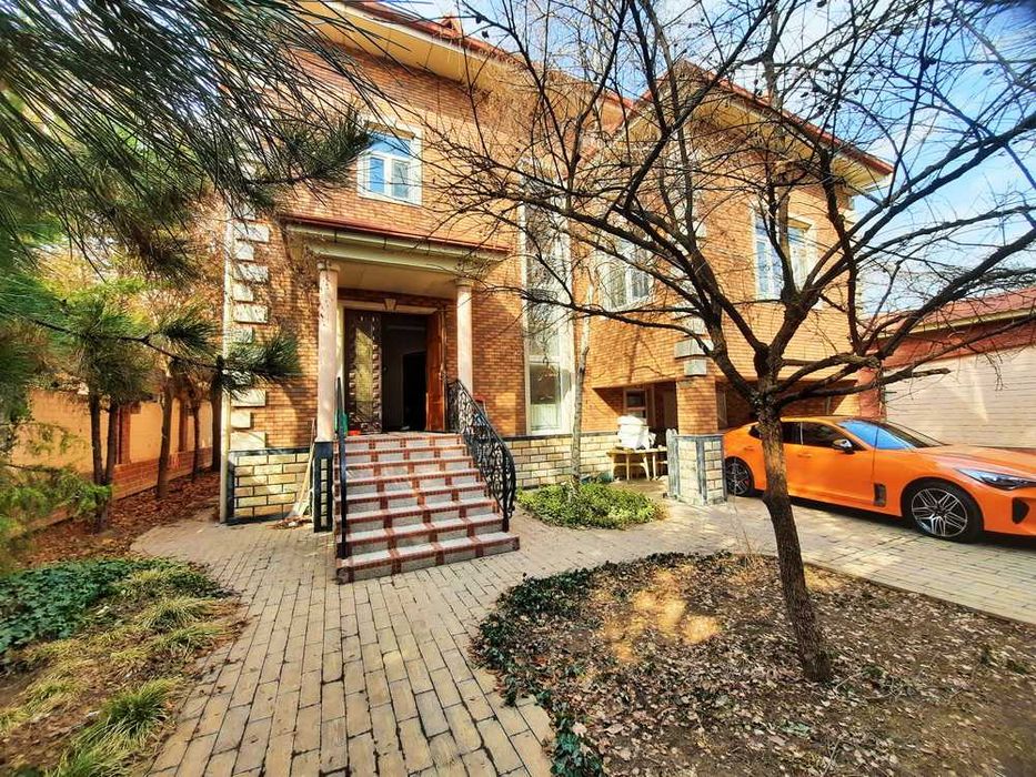 Продаётся Евродом 7 соток на метро Буюк ипак Йули (Академгородок)