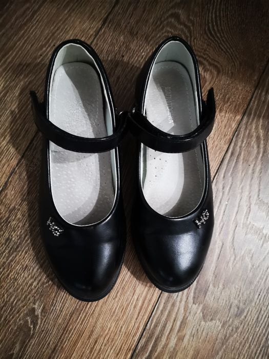Туфли школьные со стразами, размер 33
