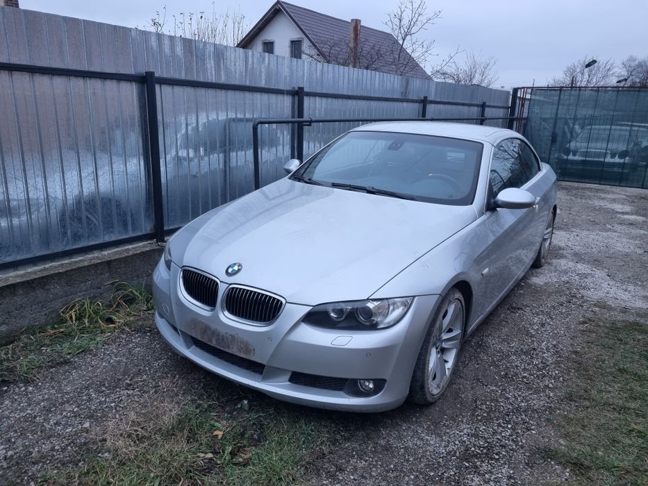 Dezmembrez BMW 330d cabrio