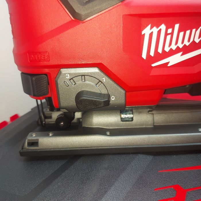 Акумулаторен прободен трион Milwaukee FUEL M18 FJS-0X