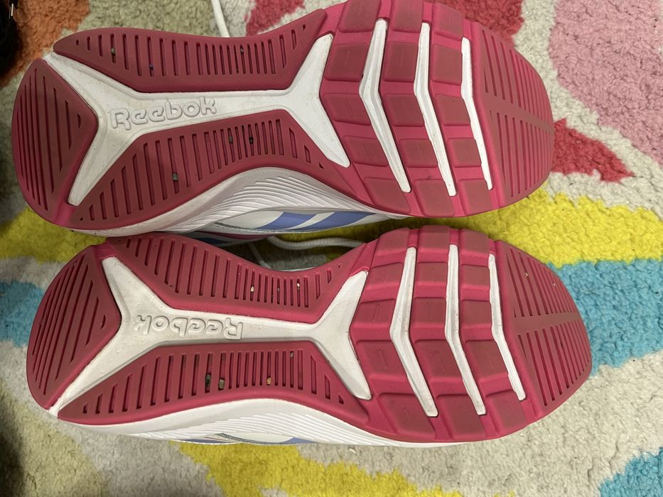 Adidasi Reebok mărimea 32,5