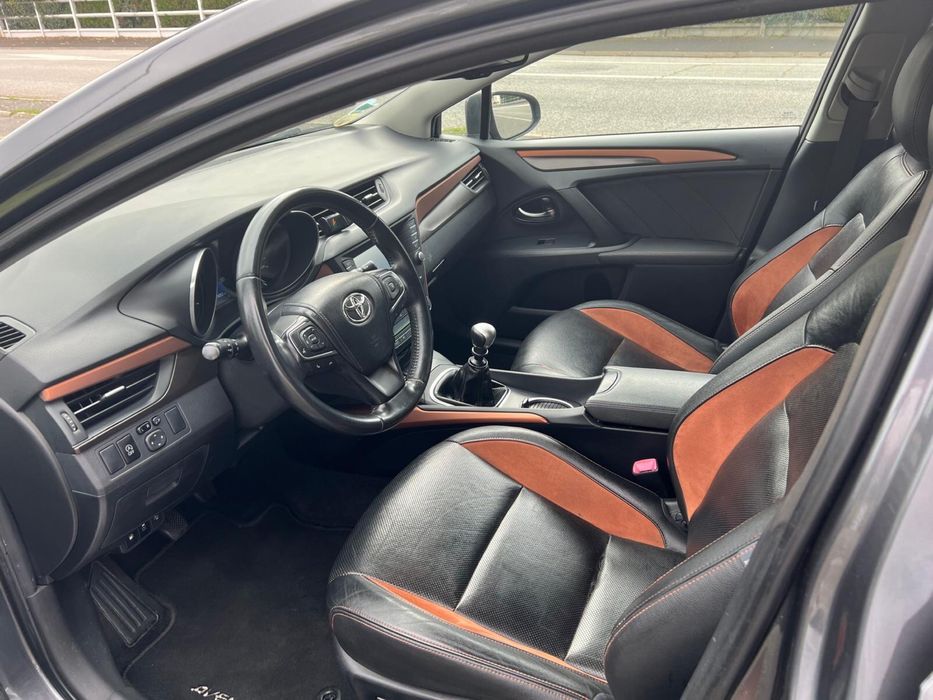 Toyota Avensis 2015