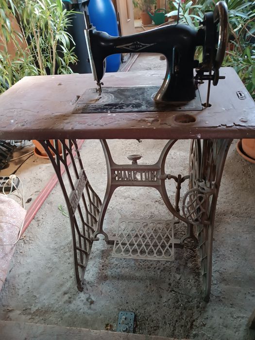 Mașina de cusut markton