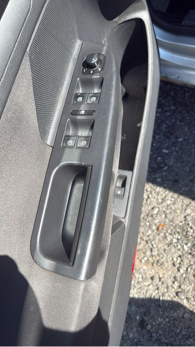 panou butoane comanda geamuri vw jetta golf 1K4868049B dezmembrari vw